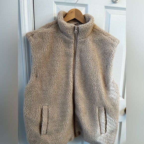 H&M Jackets & Blazers - H&M Women's Beige Teddy Jacket